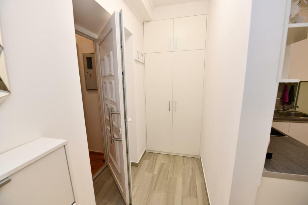 Apartment Cecilija Sinj Exterior photo